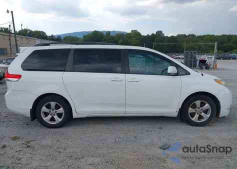 2011 Toyota Sienna Le V6 from USA, damaged, VIN 5TDKK3DC7BS160031
